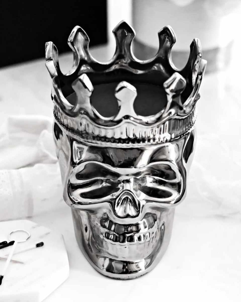 Silvertone Maximilien Skull Candle, 23.3 oz. - The Aroma Scent